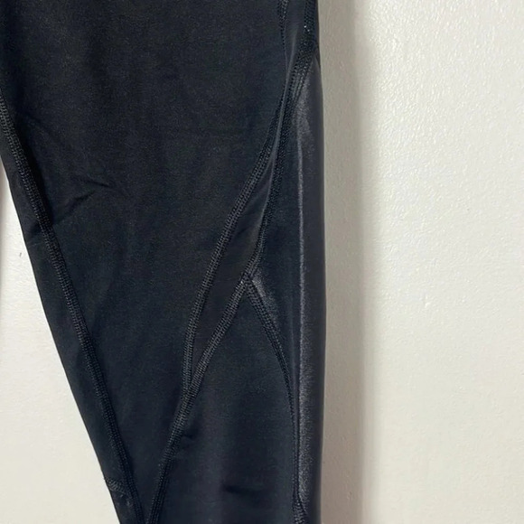 KNOCKOUT BY VICTORIA SPORT HIGH-RISE CAPRI small - Picture 3 of 5